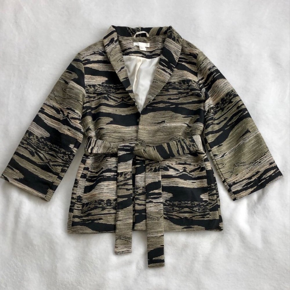 Wrap-style wool jacket with abstract print - Picture 2 of 4